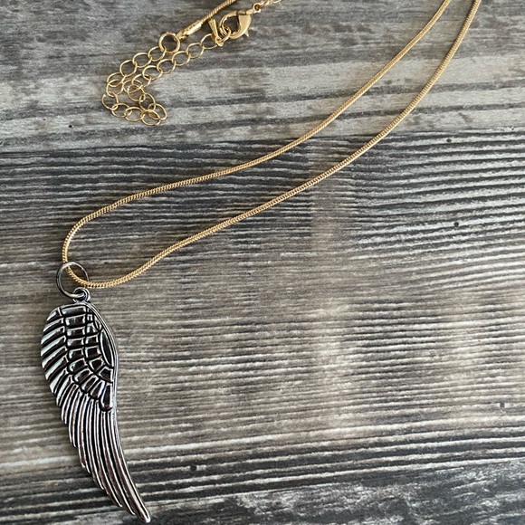 Necklaces - Picture 2 of 5